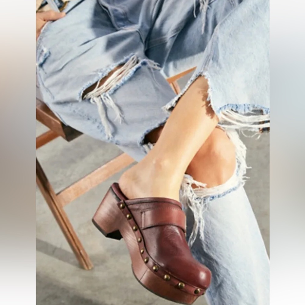 Free People womens 39.5/US 9.5 “Culver City Clog” Mahogany leather platform shoe